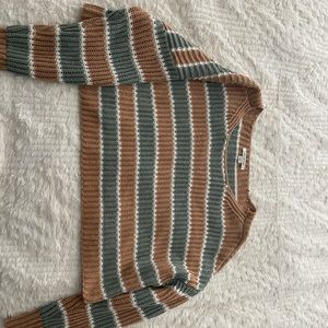 Long sleeve crop sweater